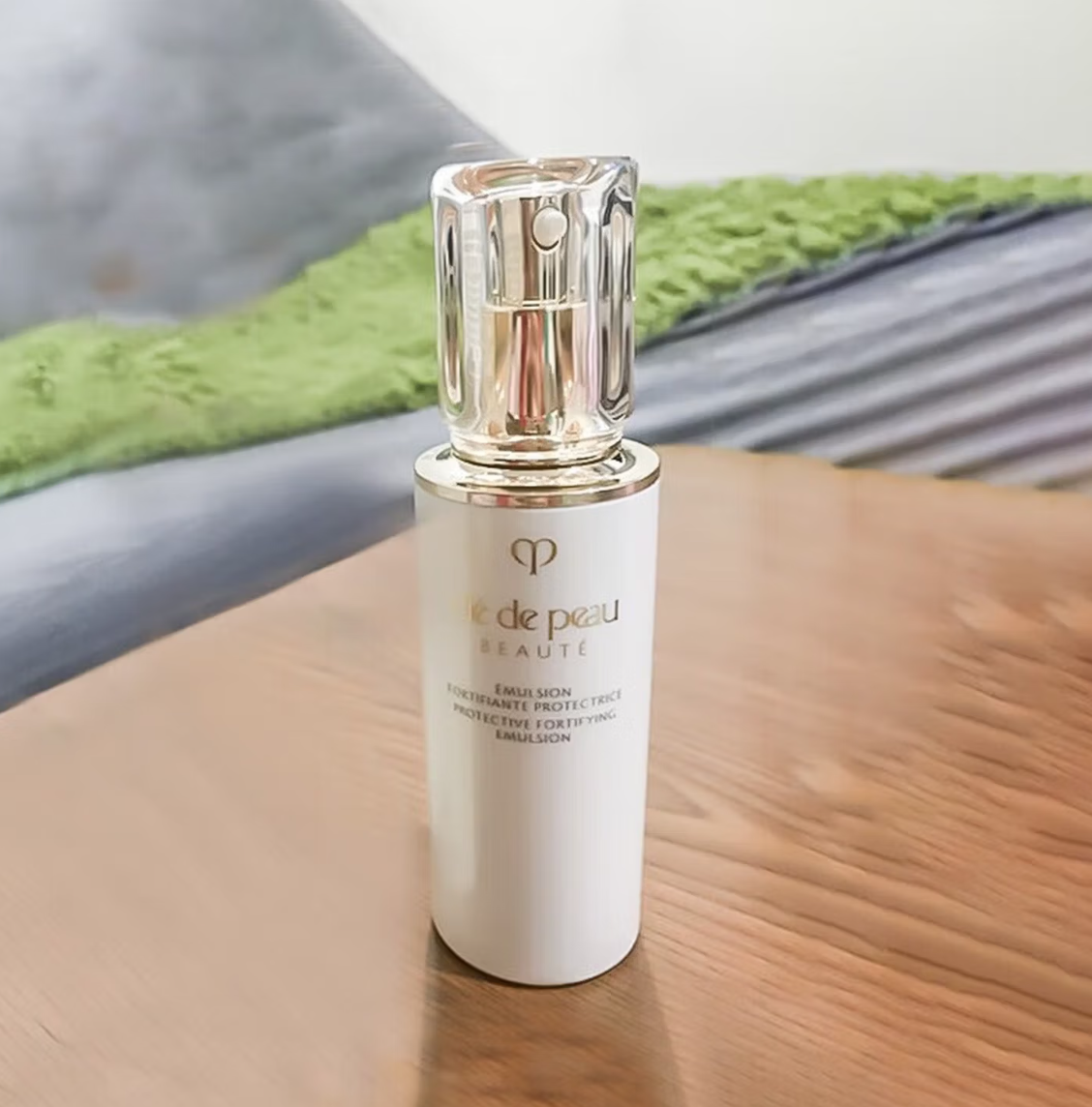 Cle de Peau Beaute CPB Day Moi - Face Moisturizer Spf 评论和价格